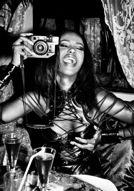 Iman, Paris, 1990 © Roxanne Lowit Iman, Paris, 1990 © Roxanne Lowit