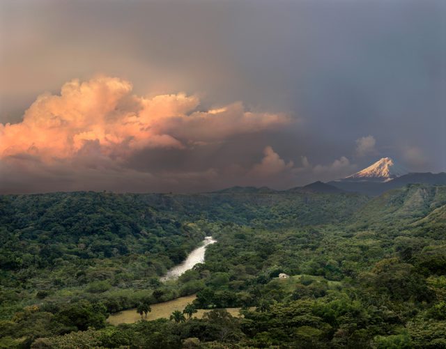 Atardecer en el Trópico, 2011 © Camilo Echavarría Atardecer en el Trópico, 2011 © Camilo Echavarría