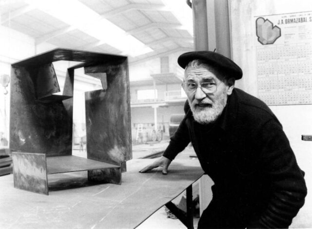 Oteiza, Luis Romeroren tailerretan Irunen  © Fernando Larruquert