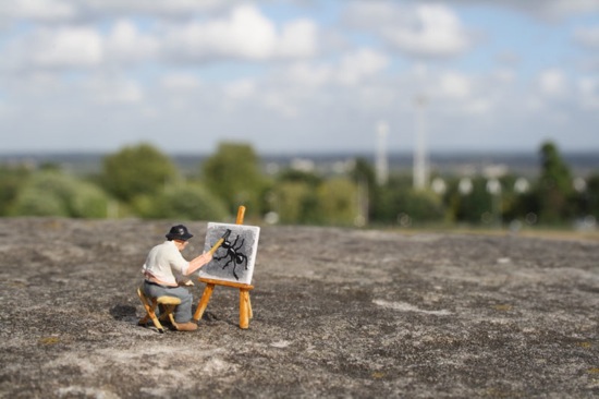 slinkachu (little people)